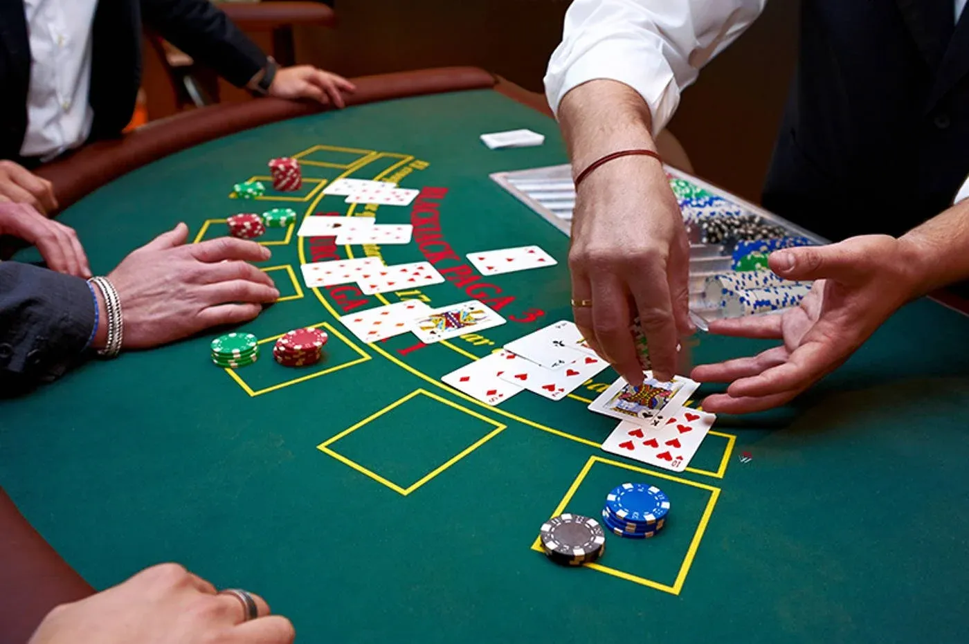 Pokeri ja vedonlyönti